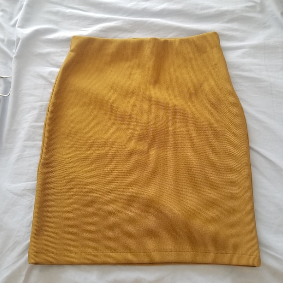 Forever 21 short skirt - new without tag - Picture 1 of 3